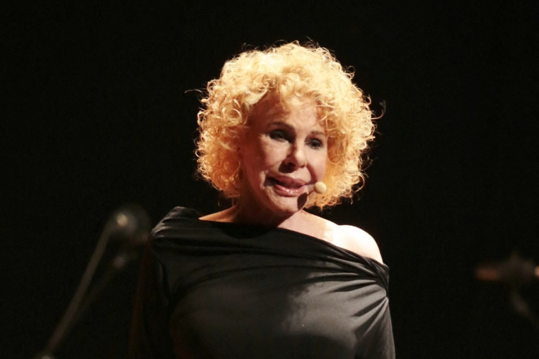 Čuvena pevačica preminula usled srčanog zastoja