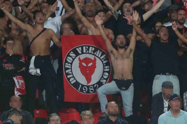 Navijačima Milana zabranili unošenje zastave, oni se snašli uz pomoć telefona: Italijanski mediji otkrili šta je bilo sporno (FOTO)