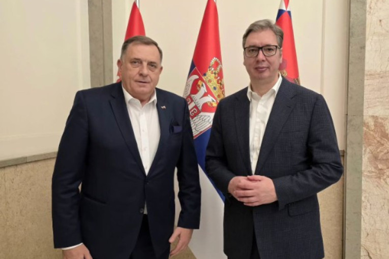 Vučić sa Dodikom: Razmotrili smo sve ključe teme za regionalnu stabilnost (FOTO)