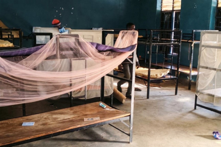 Više od 300 učenika oteto iz škole u Nigeriji! Zatekli ih na spavanju i pokupili iz kreveta (FOTO)