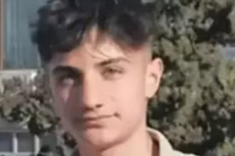 Dečak (15) umro nakon užasne šale: Drugovi mu gurnuli crevo pod visokim pritiskom u rektum, organi mu eksplodirali