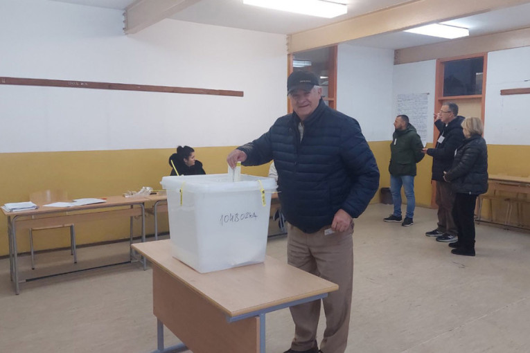 MUP Republike Srpske: Izborni dan počeo bez incidenata na biračkim mestima! (FOTO/VIDEO)