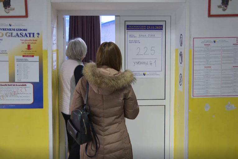 CIK BiH: Izlaznost do 11.00 časova 9,76 odsto