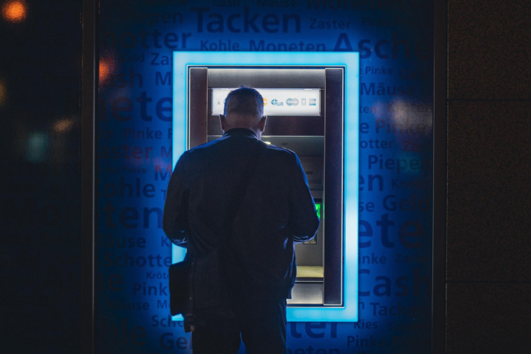 Od bankomata zarađuje 1.500 dolara mesečno: Biznis koji radi dok spavate!