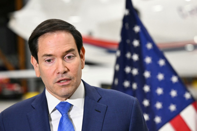 Oko 30.000 kolumbijskih vojnika je na granici sa Venecuelom! Skoro ceo bezbednosni tim Madura poginuo u američkoj raciji? (VIDEO/FOTO)