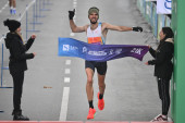 Bibiću i pobeda i državni rekord: Održan Beogradski polumaraton, učestvovalo 3.800 trkača (FOTO)