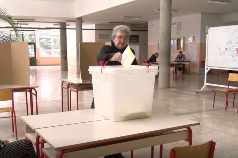 Zatvorena birališta! Građani Srpske glasali za predsednika, čekaju se rezultati!