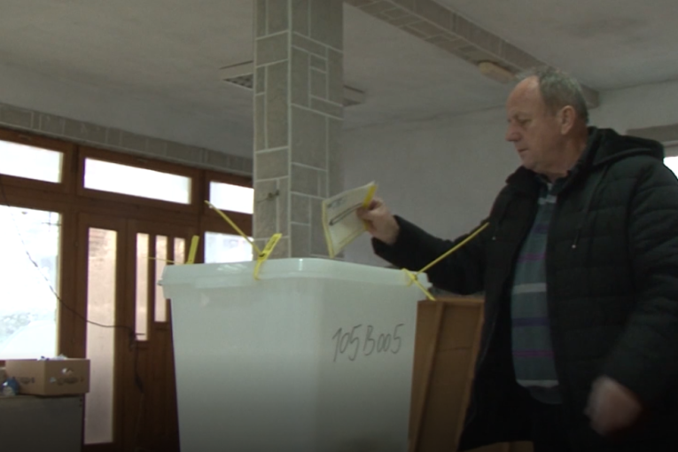 Izbori u Republici Srpskoj: Dodik glasao u Laktašima (FOTO/VIDEO)