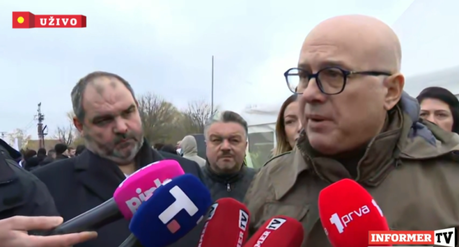 Nikada našu otadžbinu nećemo dati na tacni! Vučić se obratio narodu u selu Jaša Tomić: Hoćemo svoju politiku!