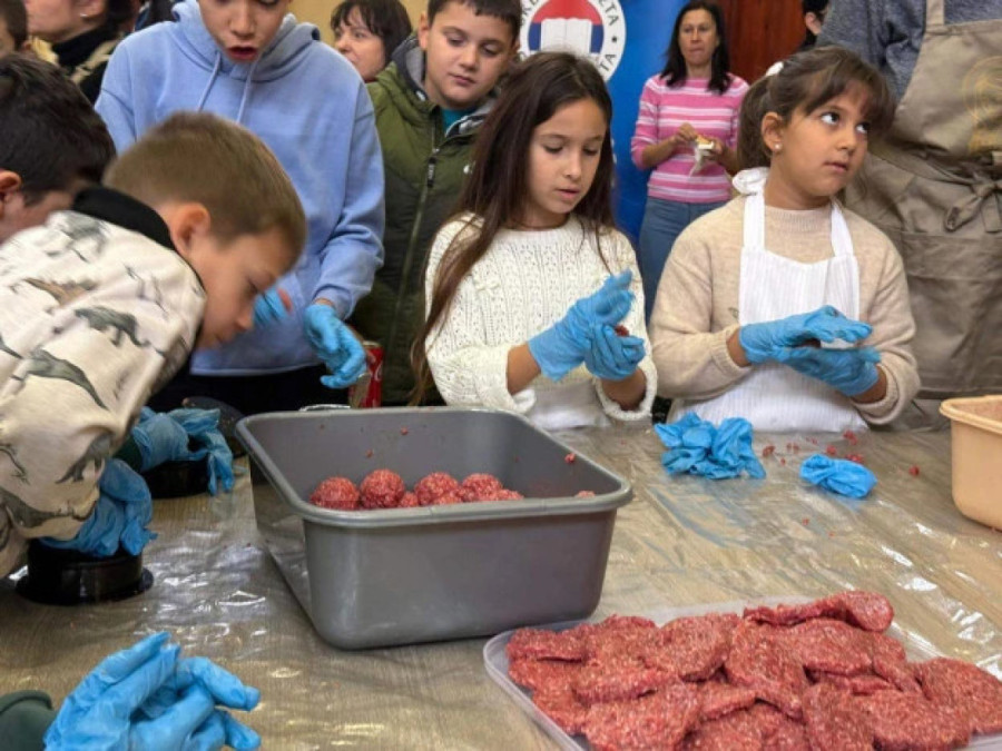 Manifestacija "Tradicionalna kuhinja naših familija" pod pokroviteljstvom Fondacije Sveta Petka održana u Dalju