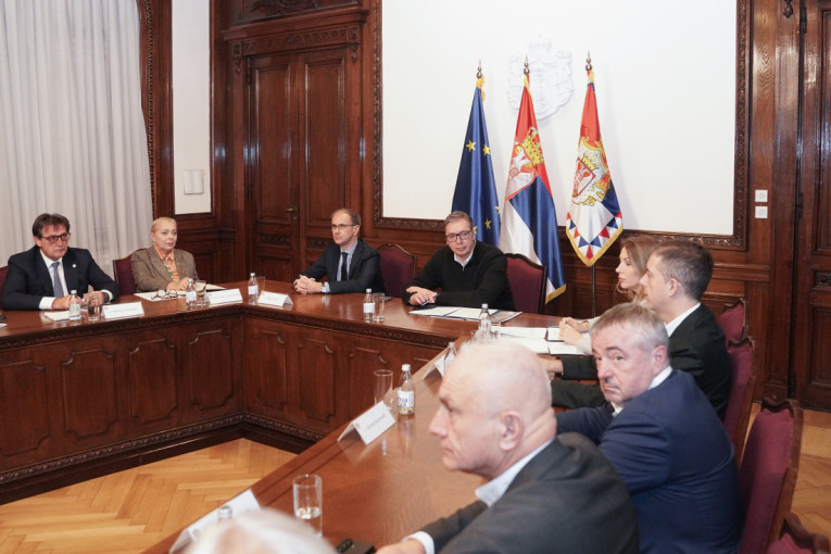 Počeo sastanak Vučića sa timovima zaduženim za energetsku stabilnost (FOTO)