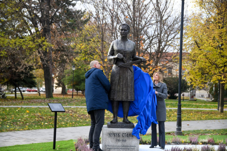 "Ne smemo zaboraviti cenu svega onoga što danas imamo": U Negotinu otkriven prvi spomenik Čučuk Stani u Srbiji