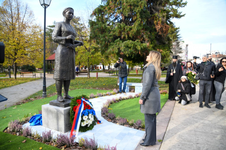 "Ne smemo zaboraviti cenu svega onoga što danas imamo": U Negotinu otkriven prvi spomenik Čučuk Stani u Srbiji