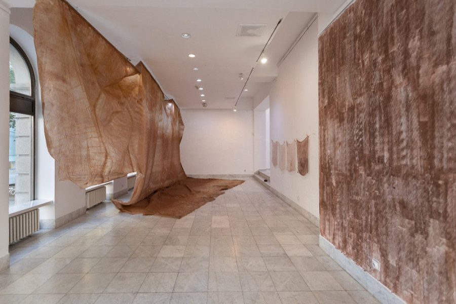 Dve umetnice predstavljaju svoje radove na neobičnoj izložbi: Zajednička priča pod svodovima Muzeja savremene umetnosti (FOTO)