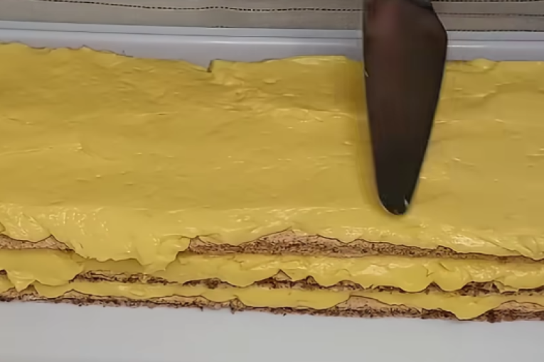 Recept dana: Torta sa limunom i orasima je neobičan spoj osvežavajućeg i bogatog ukusa