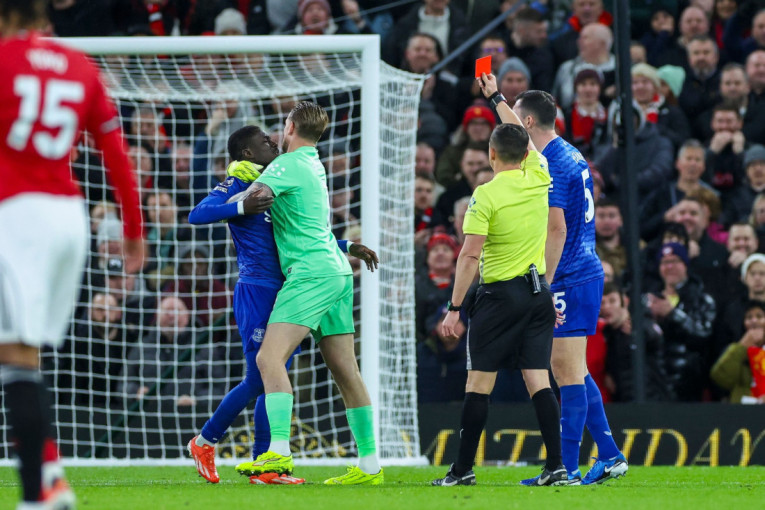 Everton sa desetoricom šokirao Old Traford! Junajted ponovo razočarao - pogledajte FULL HD hajlajtse! (VIDEO)