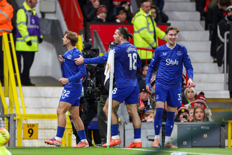 Everton sa desetoricom šokirao Old Traford! Junajted ponovo razočarao - pogledajte FULL HD hajlajtse! (VIDEO)