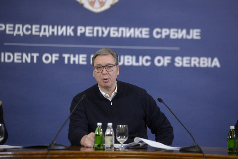 Vučić: Rafinerija NIS-a ima još četiri dana do potpunog zaustavljanja! Može doći do obustave platnog prometa, odobravanja kredita...