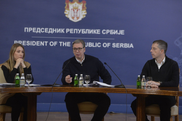 Vučić pobrojao šta je sve NIS-ovo prodato za 400 miliona: Zgrade, rafinerije, odmarališta, pumpe...