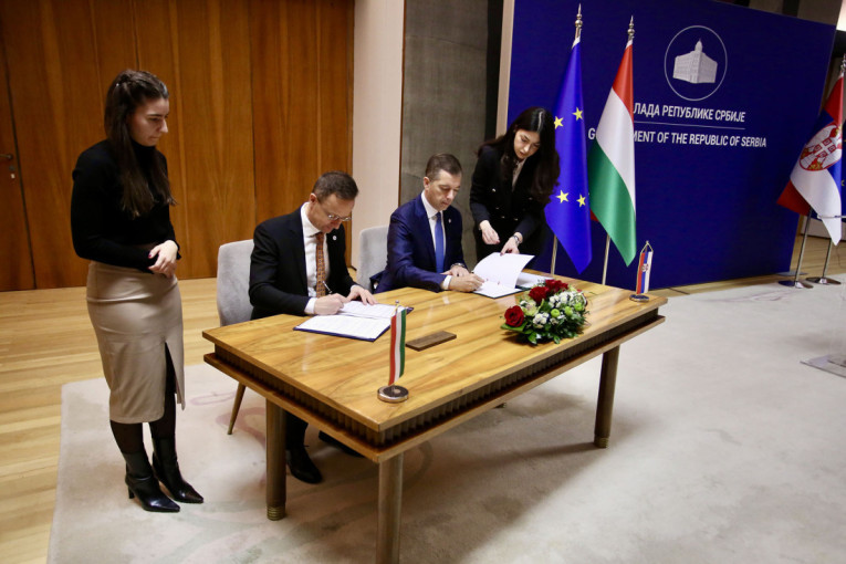 Sijarto: Nećemo ostaviti Srbiju bez energenata, dogovorićemo danas tehnička pitanja pomoći