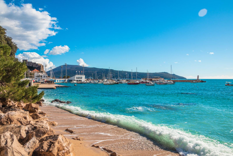 Crna Gora spremna za zimsku sezonu: Tokom novogodišnjih praznika nastupaju najveće regionalne muzičke zvezde