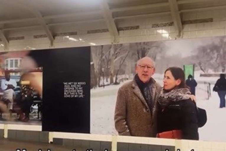 Plakat u Njujorku zgrozio milione i pokrenuo lavinu komentara: “Bez uvrede mojoj pokojnoj ženi…” (FOTO/ANKETA)