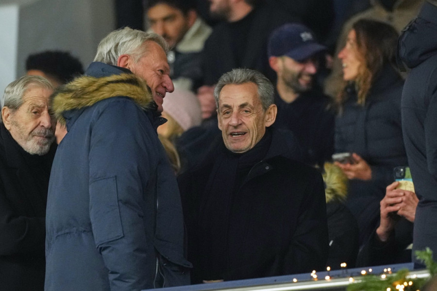 Maduro s mačem u ruci poslao jasnu poruku Americi: Suprotstavićemo se svakom pokušaju, branićemo svaki centimetar (VIDEO)