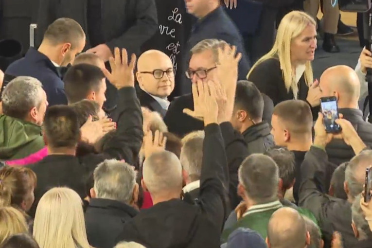 Predsednik Vučić u Mionici: "Molim vas da u nedelju izađete na izbore, da im pokažemo da Srbiju ne mogu da sruše" (VIDEO)