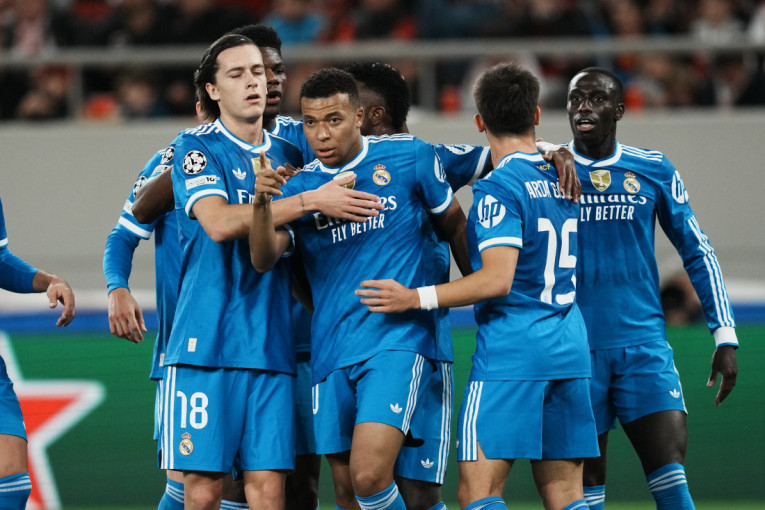 Četiri gola Mbapea u Pireju: Nastavlja se agonija Liverpula, Arsenal bolji od Bajerna! (VIDEO)