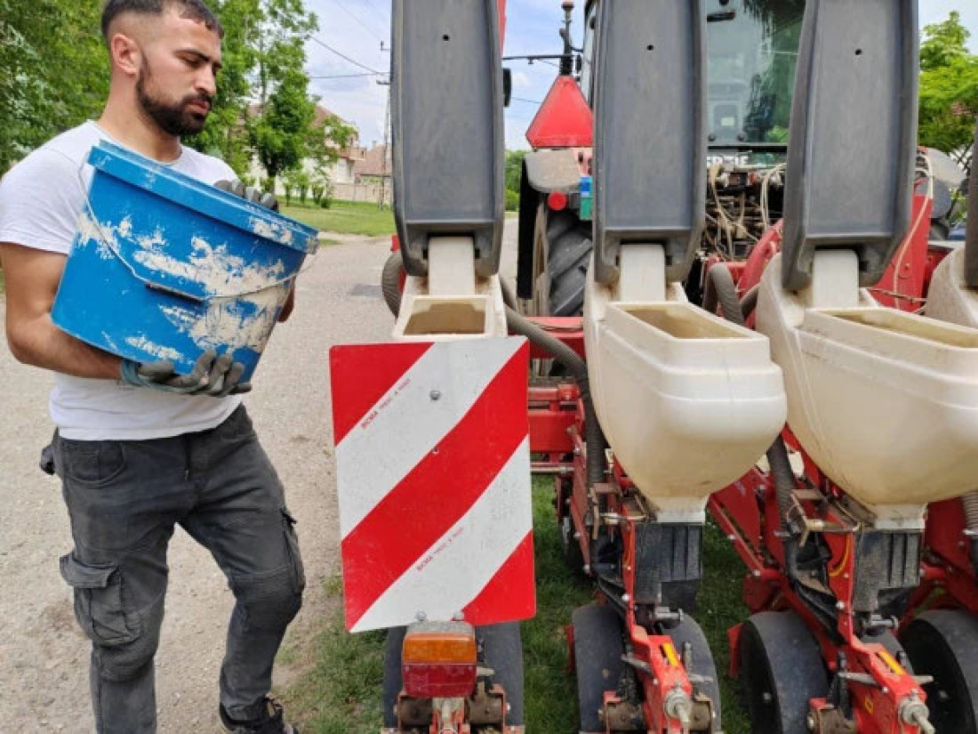 Mladi poljoprivrednik iz Đurđeva pravi neobične namaze! Pakuje mahunarke, a evo kako je razvio posao (FOTO)
