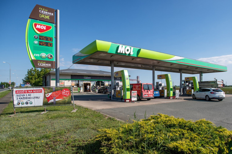 Potvrđeno: MOL pregovara o kupovini udela u Naftnoj industriji Srbije