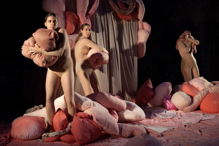 Festival RUTA u Beogradskom dramskom pozorištu: Najnovije i najpopularnije predstave iz regiona (FOTO)