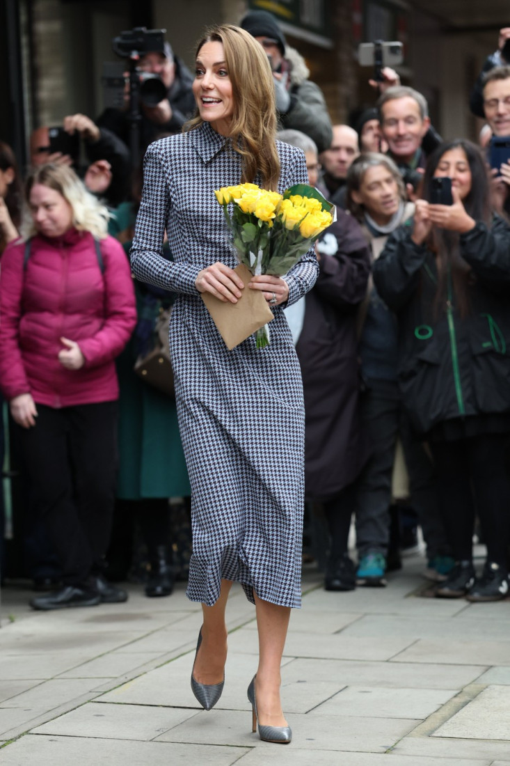 Minimalizam u službi stila: Kejt Midlton u sivoj haljini sa zanimljivim desenom, stoji joj kao salivena (FOTO)