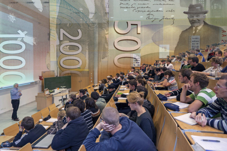 Produžen rok za isplatu školarina studentima! Ministarstvo prosvete donelo novu odluku