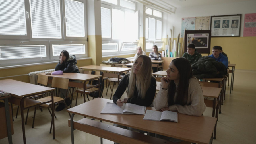 One su buduće inženjerke, ekonomistkinje ali pre svega ponos svog kraja: Mlade Dragačevke svesne koliko je obrazovanje važno (FOTO)