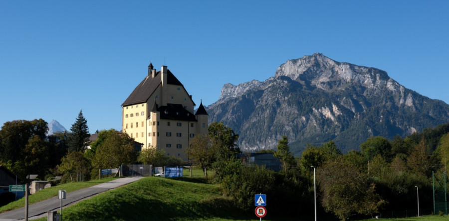 Kaluđerice postale hit na mrežama: Pobegle iz doma i vratile se u napušteni manastir, sad dobile žestoku zabranu!