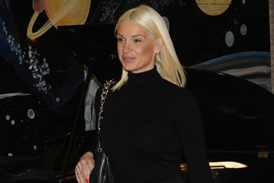 "Iskreno, prvo ustajanje iz kreveta posle carskog reza..." Anja Mit bacila sve karte na sto! (FOTO)