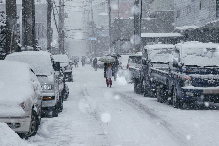 Ovde je trenutno -11 stepeni! Sneg nastavlja da pada širom Srbije, oglasio se RHMZ sa najnovijom prognozom