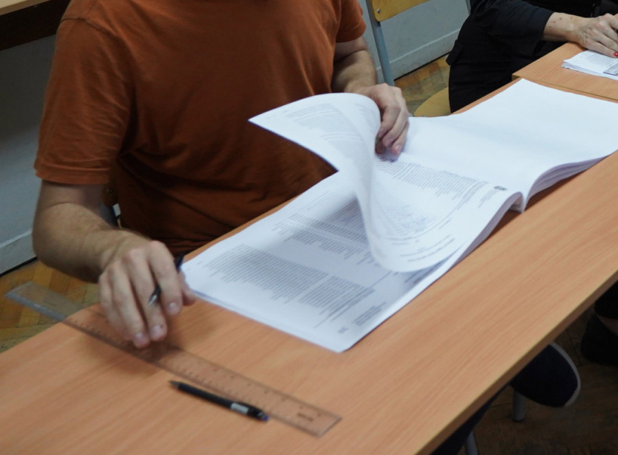 Izbori u tri opštine: Zatvorena biračka mesta! U Negotinu bušili gume, nađene palice! U Mionici demoliran lokal (FOTO/VIDEO)