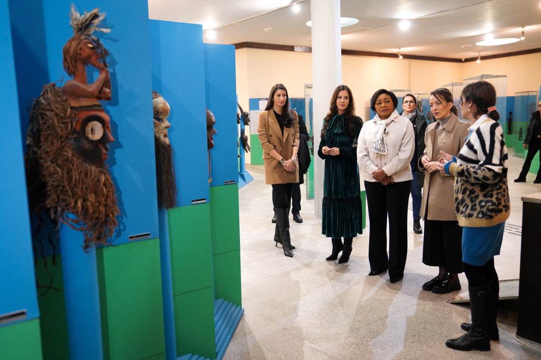 Prve dame Srbije i Konga: Tamara Vučić sa gošćom obišla muzej (FOTO/VIDEO)