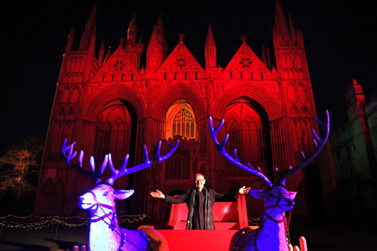 Ne zna se da li je lepša priroda ili arhitektura: Ovaj engleski grad će se posebno svideti umetničkim dušama (FOTO)