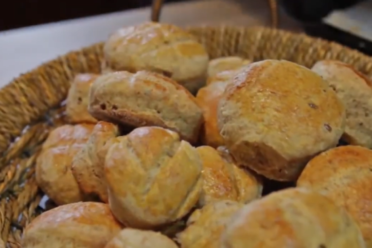 Recept dana: Pogačice sa semenkama su najbolje vruće, a odlično idu uz jogurt ili kiselo mleko