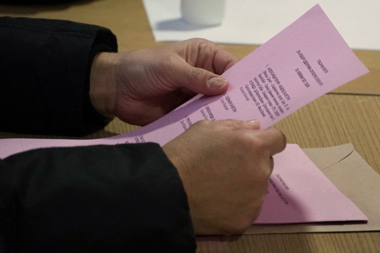 Negotin: Dok blokaderi vrše pritisak na građane, CRTA im uskače u pomoć (VIDEO)