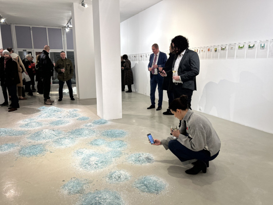 Dve autorke u Muzeju savremene umetnosti predstavljaju izložbu koja, umesto harmonije, otkriva sukob (FOTO)