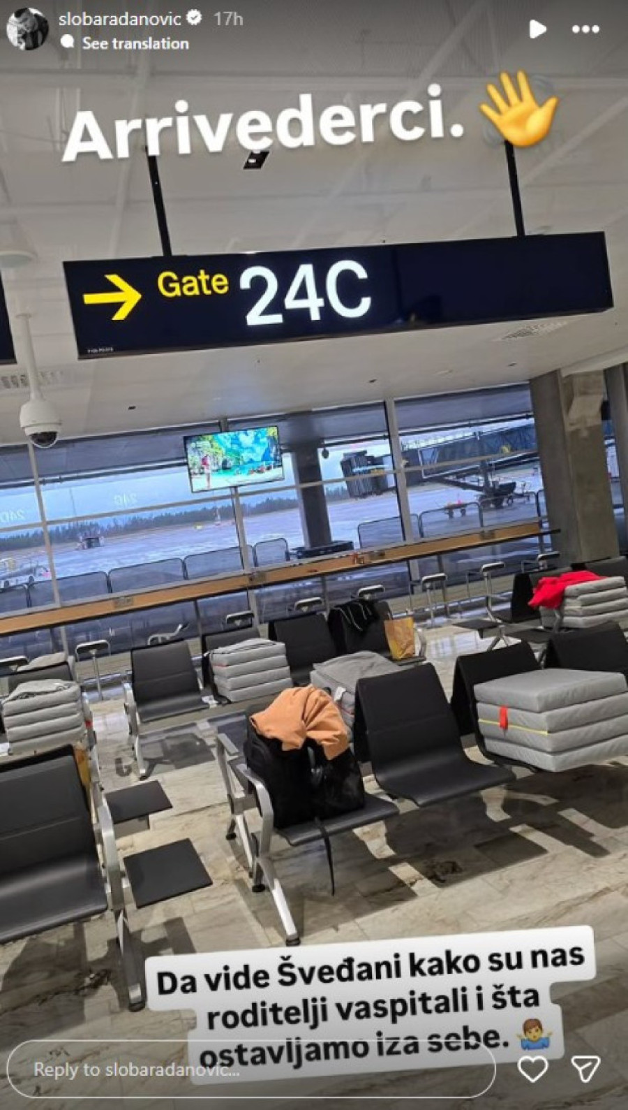 Sloba Radanović stigao u Beograd: Prvi snimak posle deportacije pevača