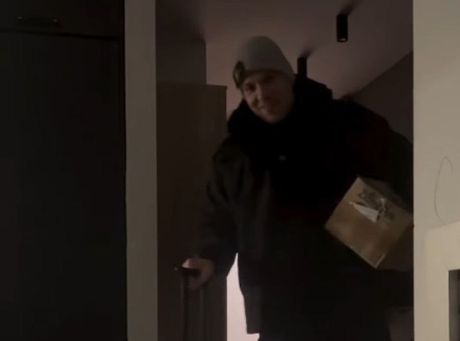 Skandal! Naomi Kembel ošamarila svoju asistentkinju pred svima: "Ništa ne znaš da radiš!"