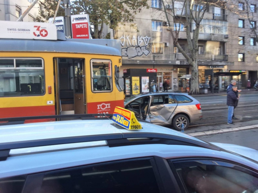 VJT u Novom Sadu: Uhapšen osumnjičeni za krijumčarenje 3.749 boksova cigareta