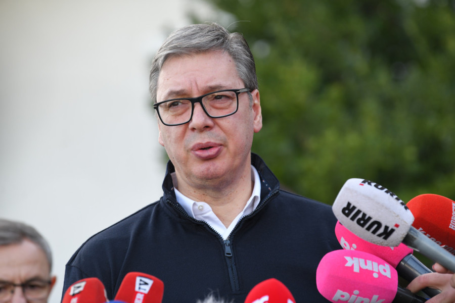 Vučić dočekan u selu Tolić kod Mionice: "Mi smo danas i zvanično ušli u izbornu godinu" (FOTO/VIDEO)