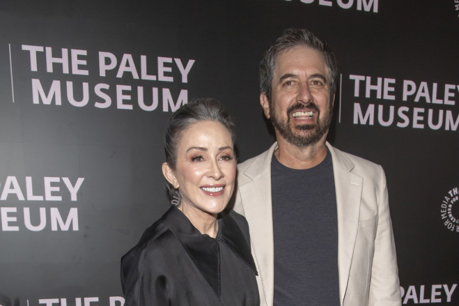 Poljubac joj je doneo pobedu: Kako je Patriša Hiton među 200 glumica dobila ulogu Debre u seriji "Svi vole Rejmonda" (FOTO/VIDEO)