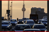 Zeleni levičari bi da nas vrate u kameno doba - berlinski rat zbog automobila